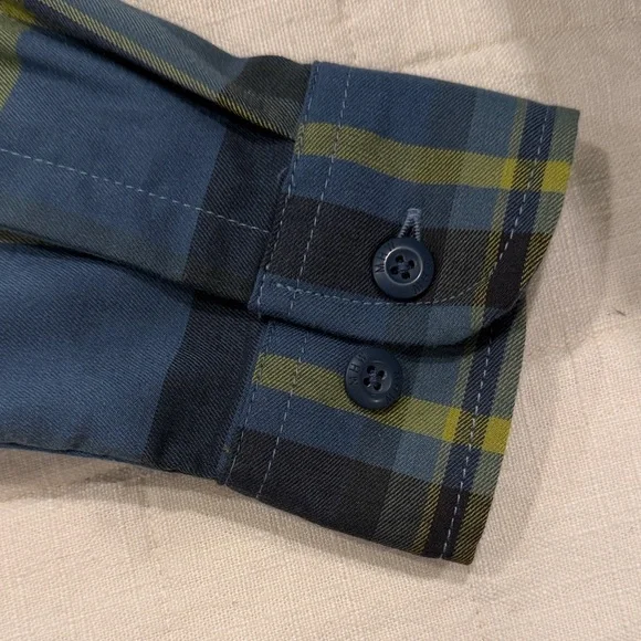 Mountain Hardwear Men's Blue and Yellow Plaid Shirt - Picture 8 of 8